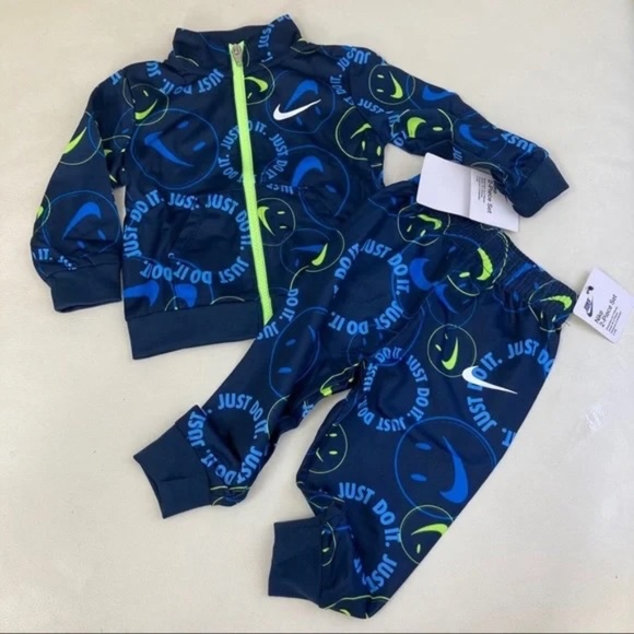 Nike Other - Nike smile cute neon pants top set 5113
